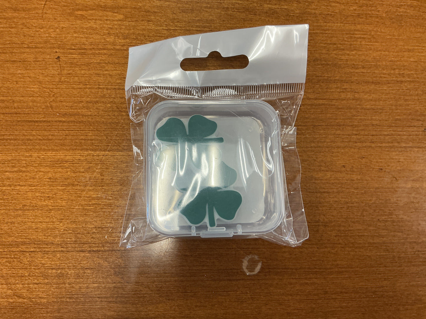 Coley Craft Needle Toppers Clover