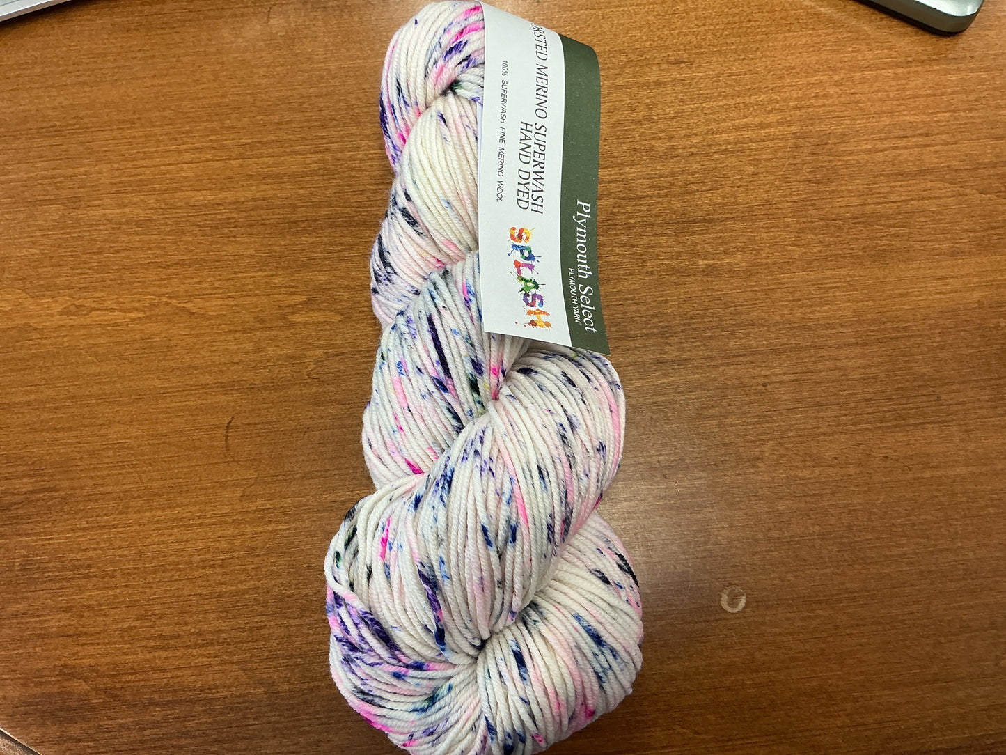 Worsted Merino Superwash Hand Dyed Splash 403 Magenta Mix