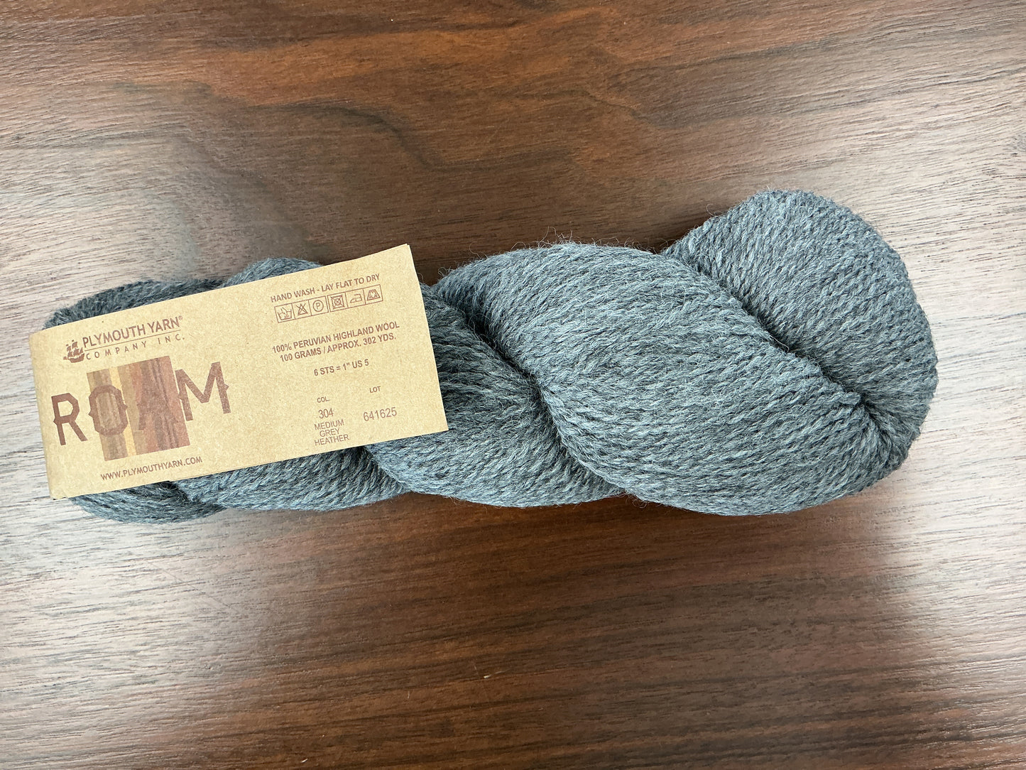 Roam Plymouth Yarn 304