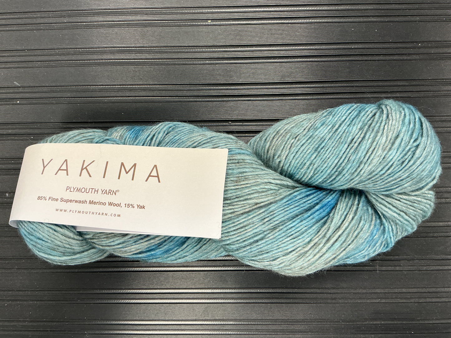Yakima 85% Fine Superwash Merino wool 15% Yak 211
